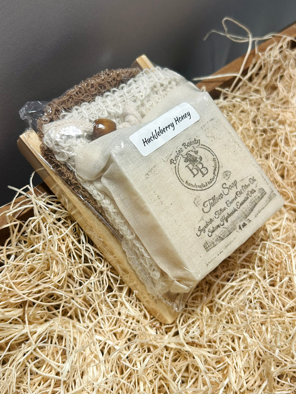 Huckleberry Honey Soap Gift Set with Exfoliating Soap Saver Bag